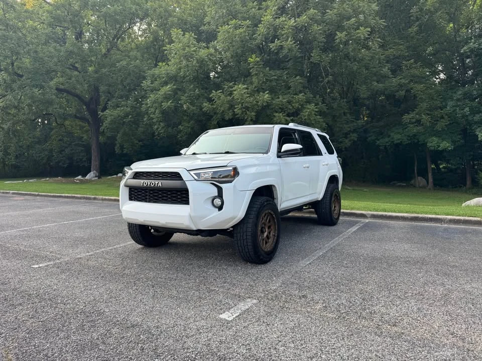 2016 Toyota 4Runner 5th Gen - Image 2 of 10
