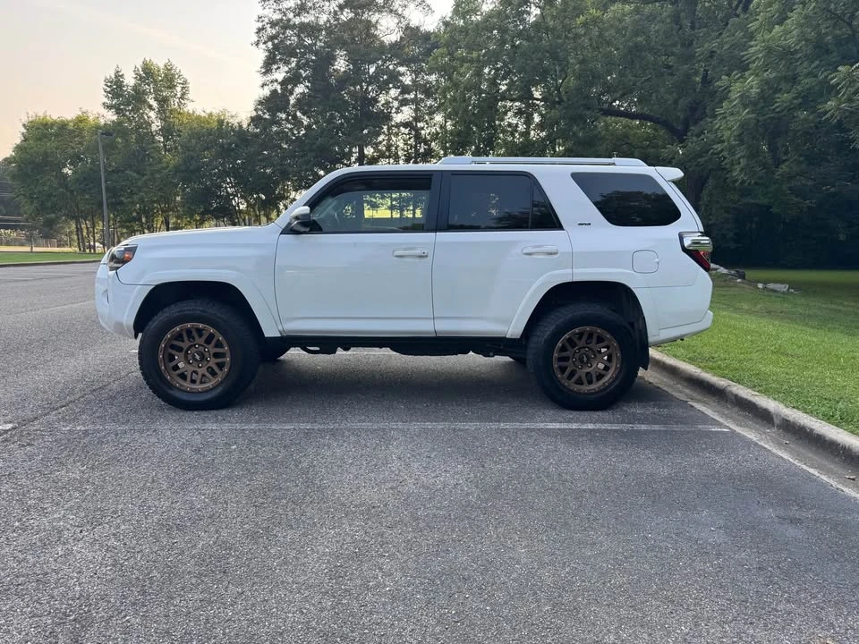 2016 Toyota 4Runner 5th Gen - Image 3 of 10