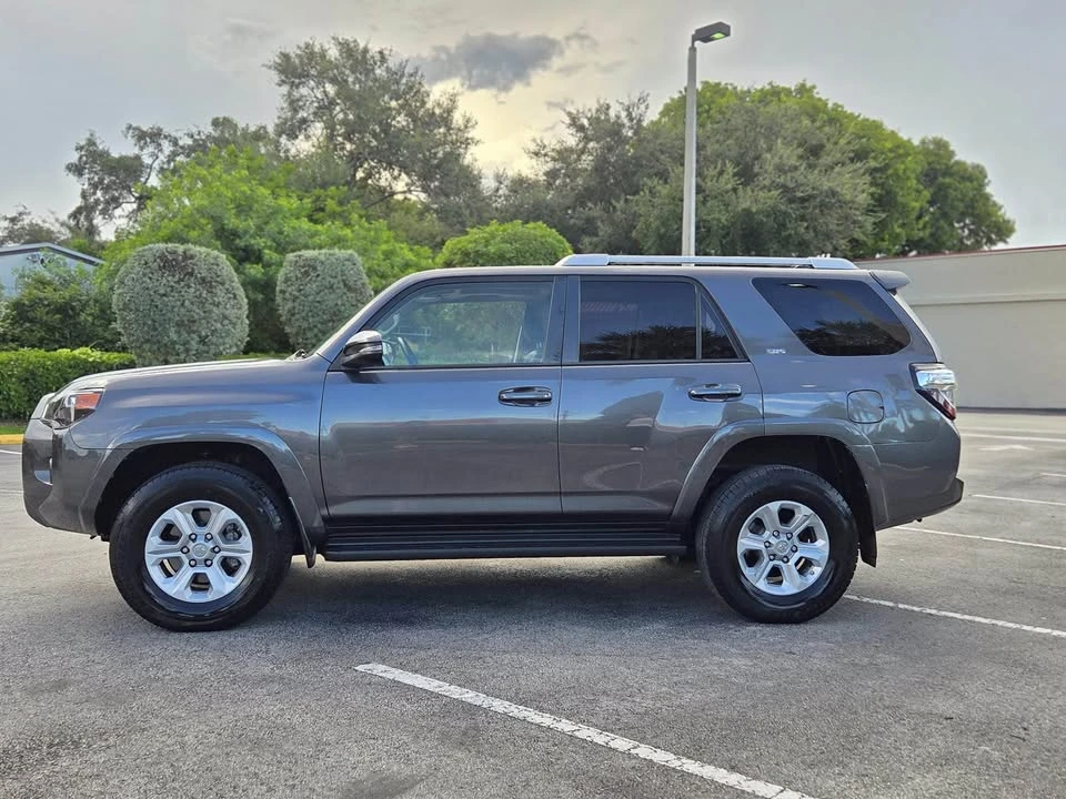 2016 Toyota 4Runner 5th Gen - Image 9 of 11
