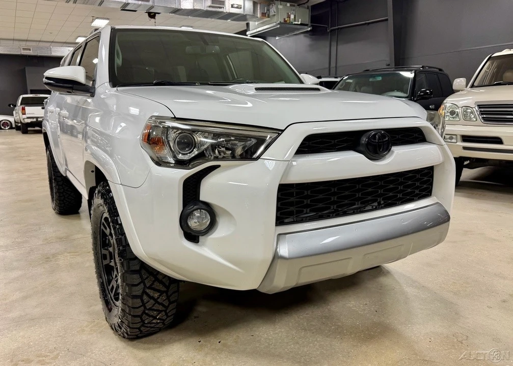 2016 Toyota 4Runner 5th Gen - Image 4 of 12