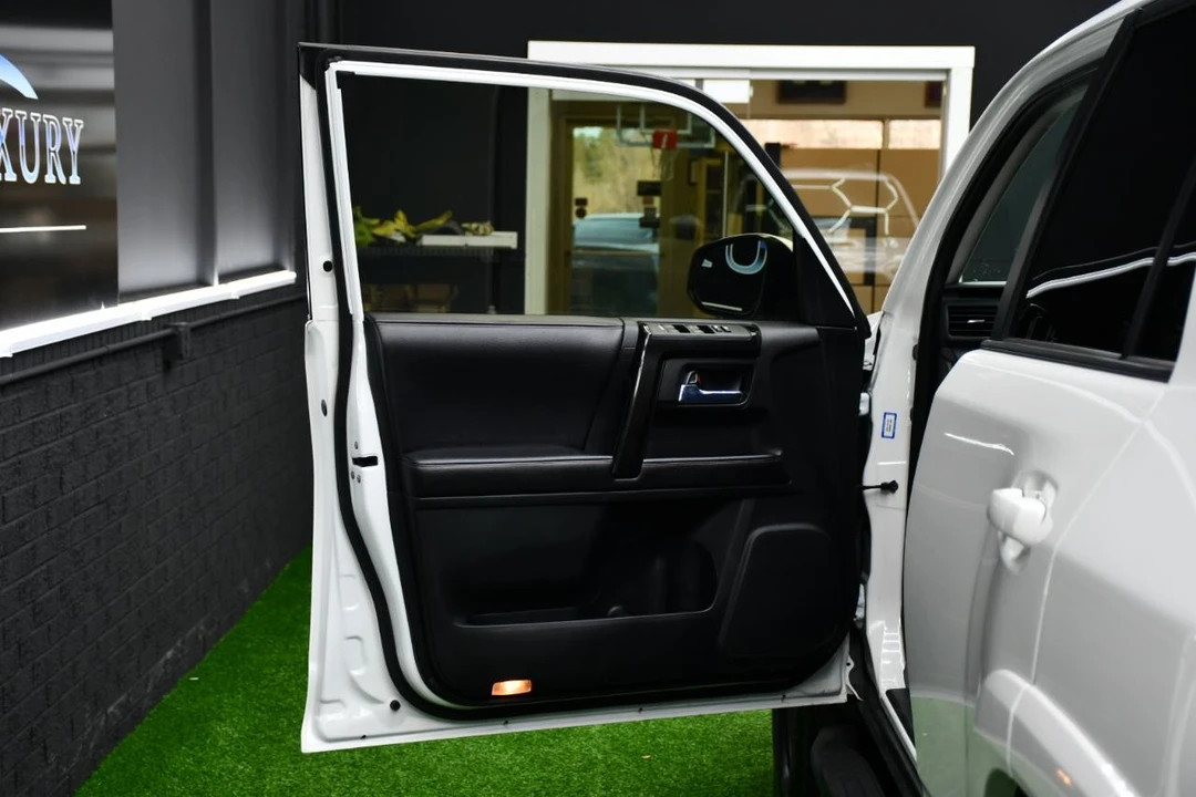 2016 Toyota 4Runner 5th Gen - Image 14 of 21