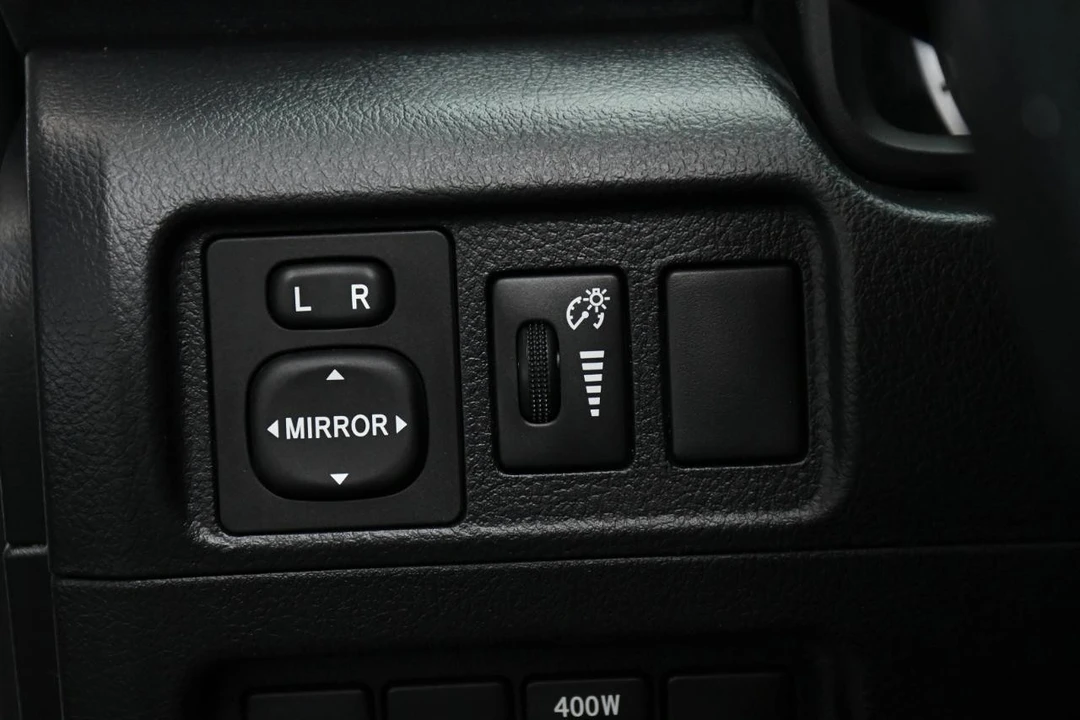 2016 Toyota 4Runner 5th Gen - Image 19 of 21