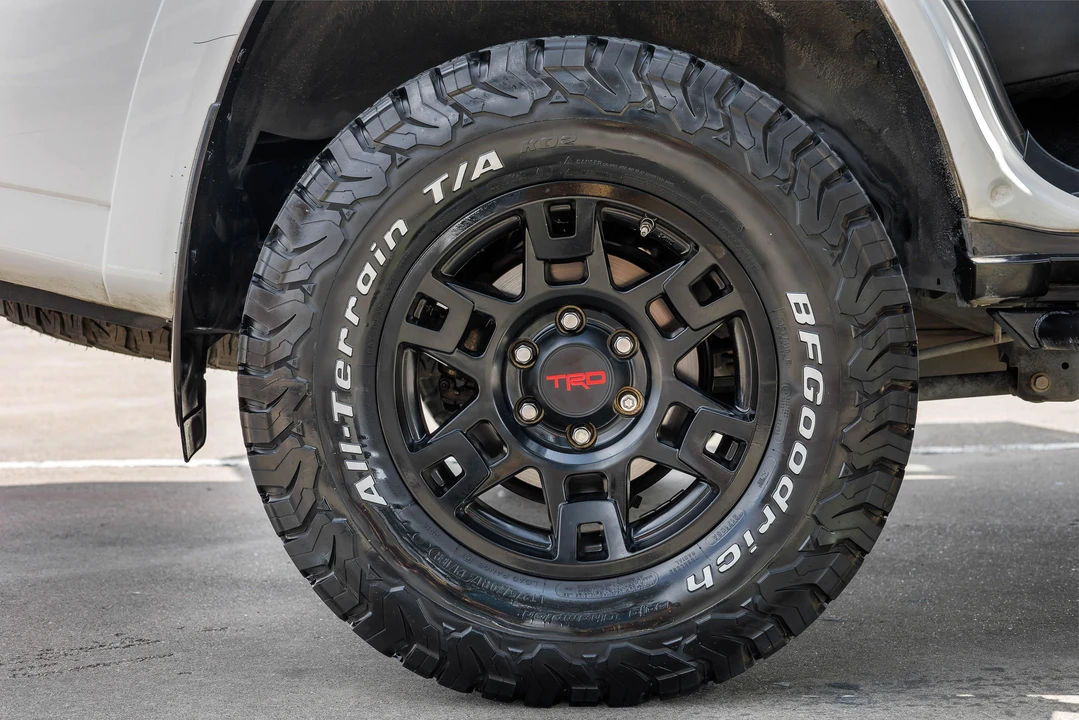 2016 Toyota 4Runner 5th Gen - Image 25 of 31