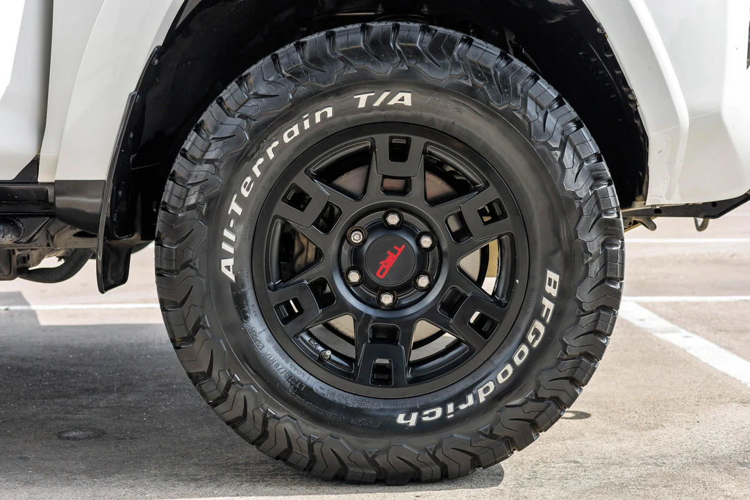 2016 Toyota 4Runner 5th Gen - Image 26 of 31