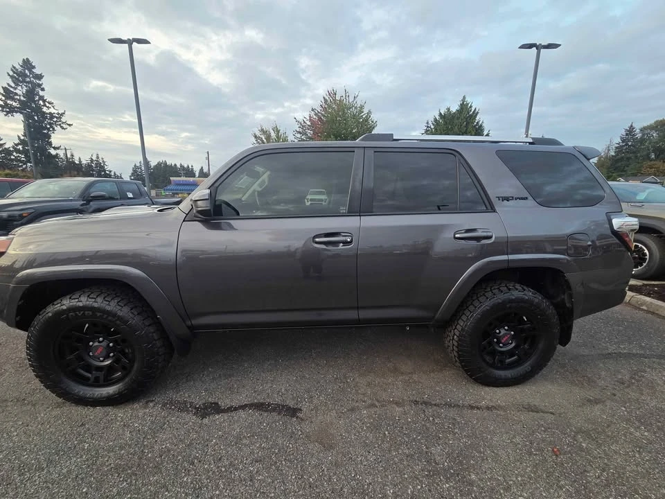 2016 Toyota 4Runner 5th Gen - Image 13 of 16