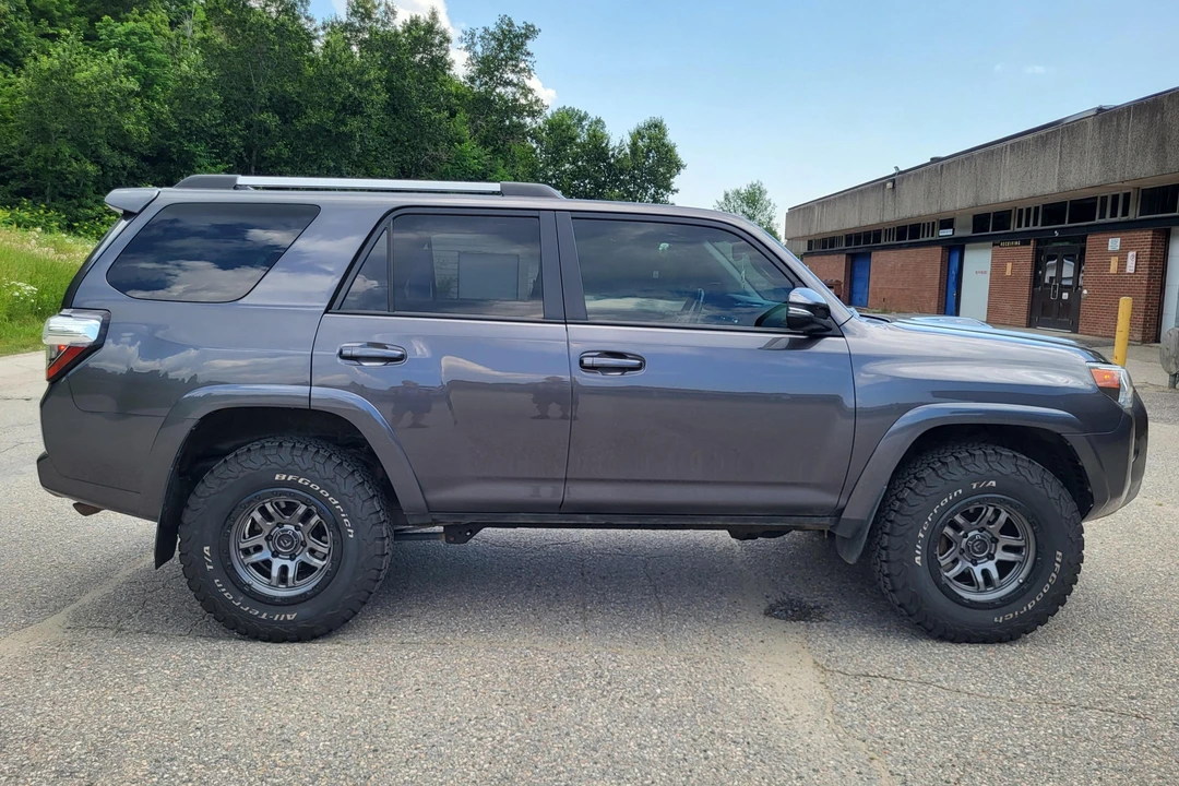 2016 Toyota 4Runner 5th Gen - Image 3 of 31