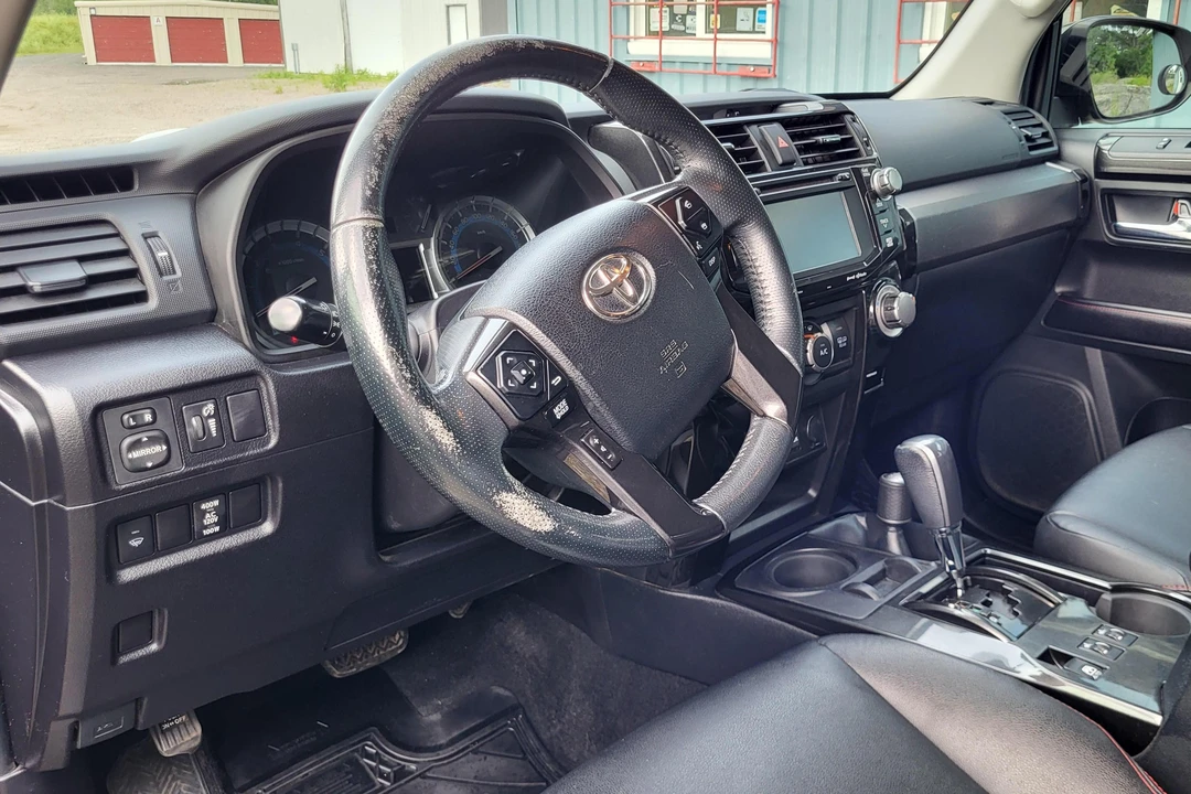 2016 Toyota 4Runner 5th Gen - Image 27 of 31