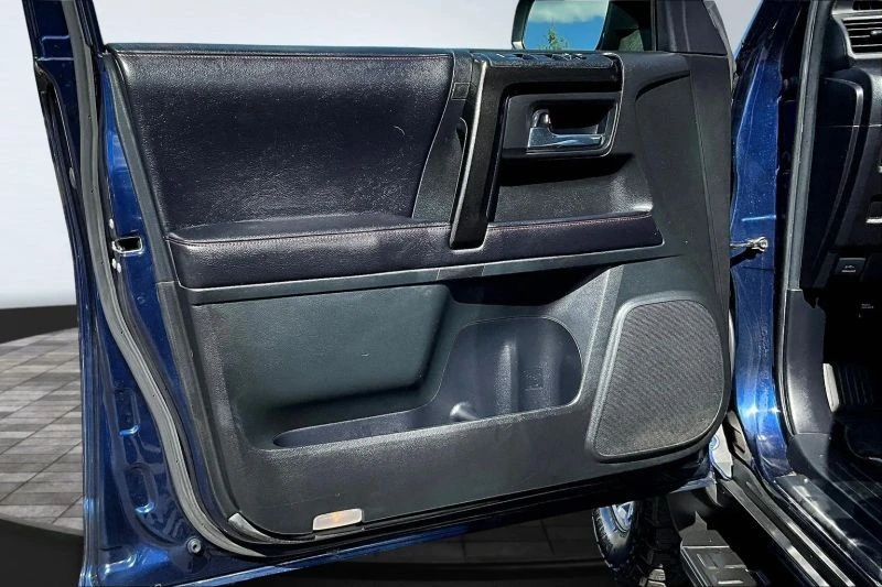 2016 Toyota 4Runner 5th Gen - Image 9 of 12
