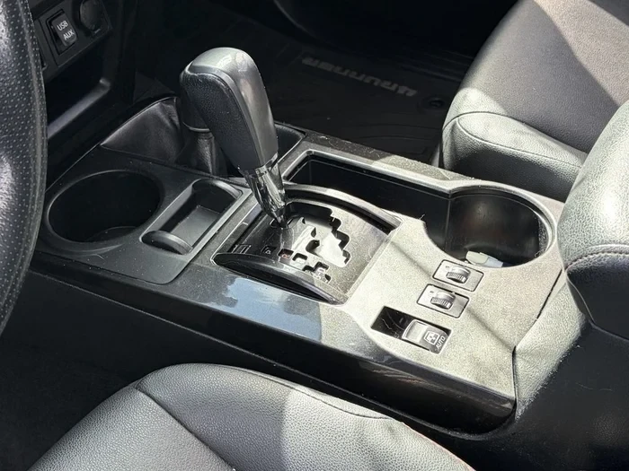 2016 Toyota 4Runner 5th Gen - Image 6 of 8