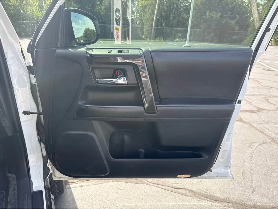 2016 Toyota 4Runner 5th Gen - Image 12 of 15