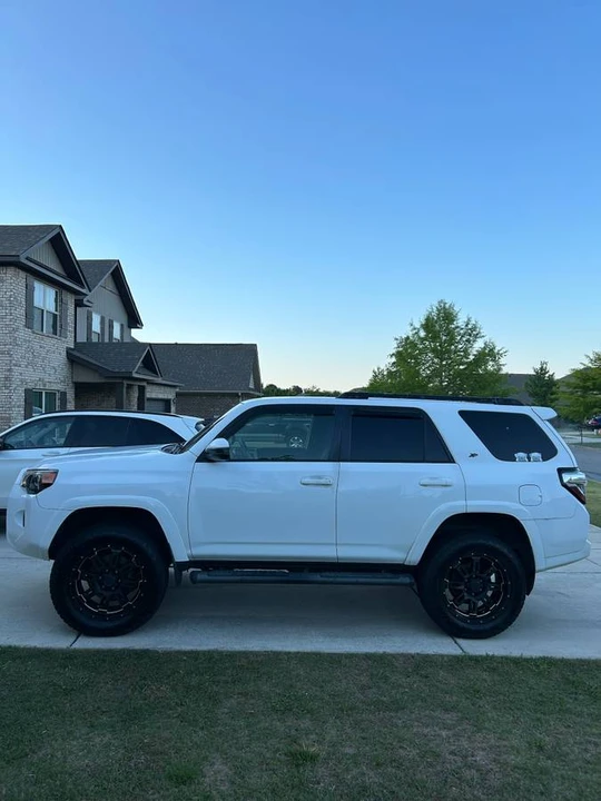 2016 Toyota 4Runner 5th Gen - Image 4 of 13