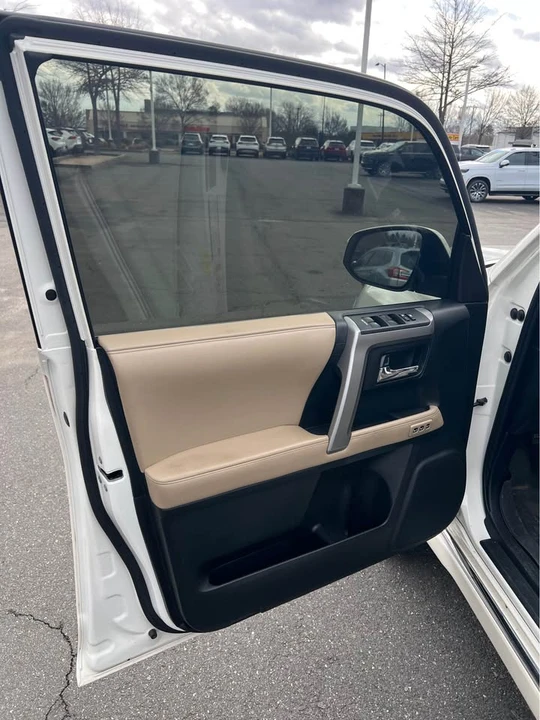 2016 Toyota 4Runner 5th Gen - Image 11 of 20