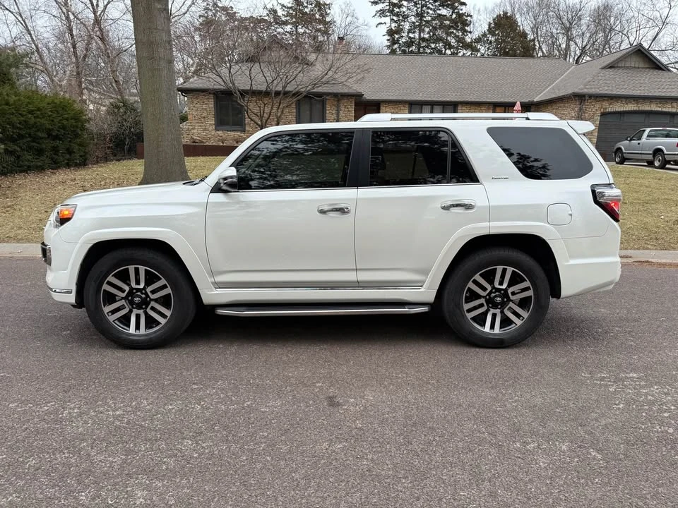 2016 Toyota 4Runner 5th Gen - Image 2 of 20