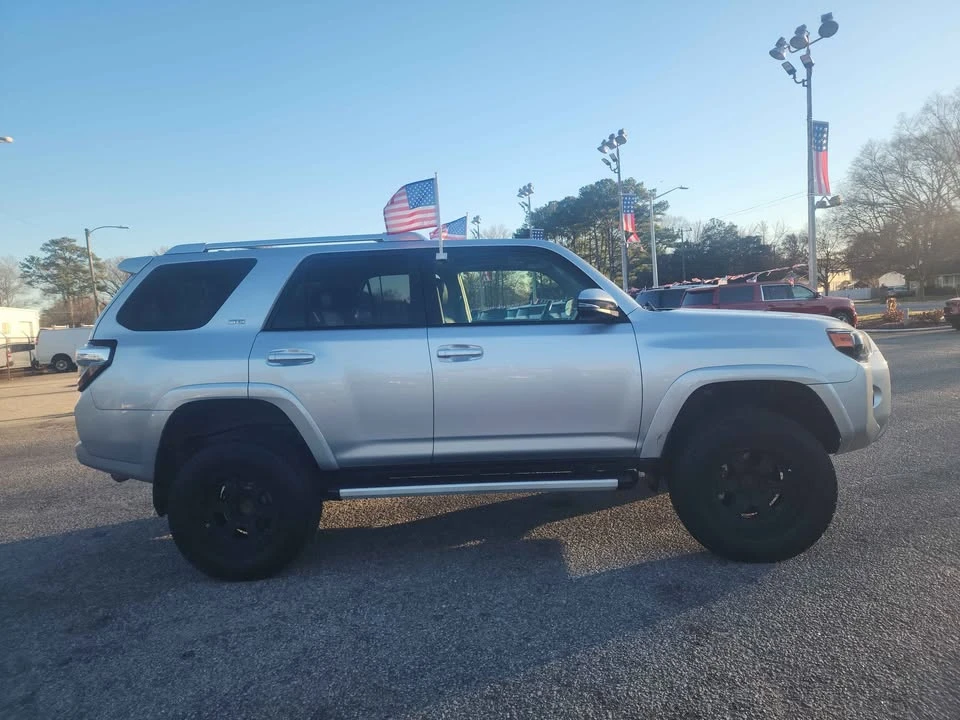 2016 Toyota 4Runner 5th Gen - Image 5 of 15
