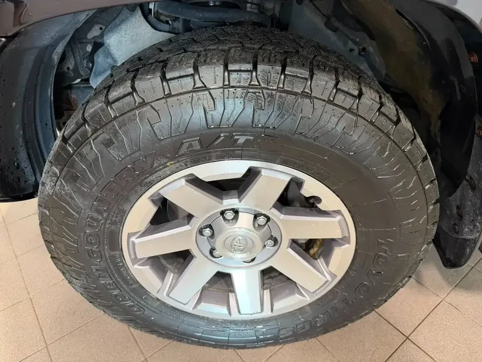 2016 Toyota 4Runner 5th Gen - Image 7 of 17