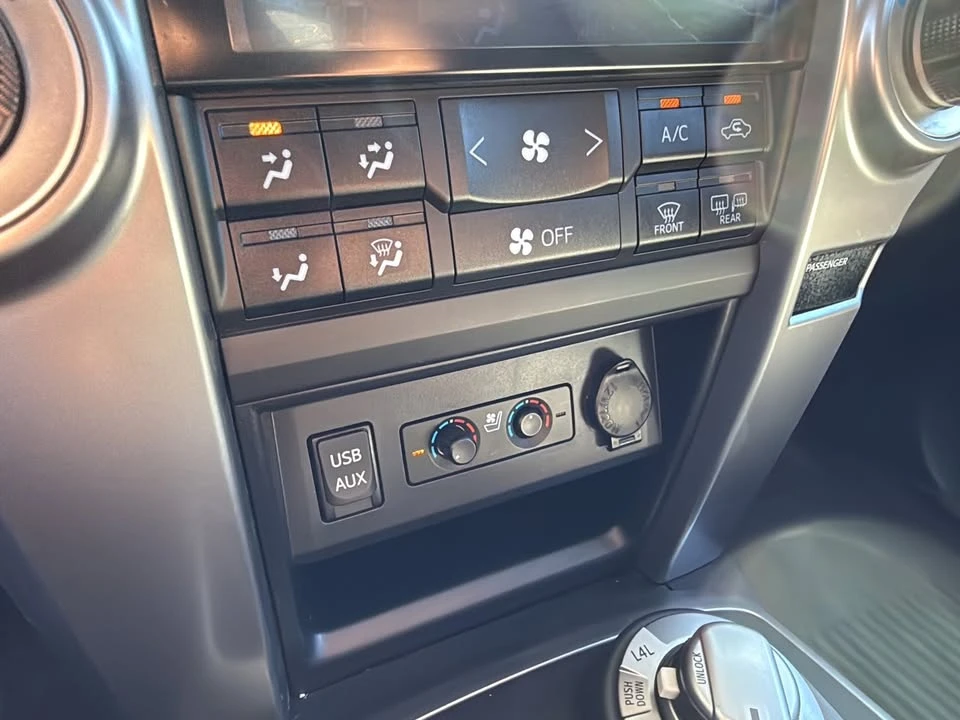 2016 Toyota 4Runner 5th Gen - Image 14 of 16