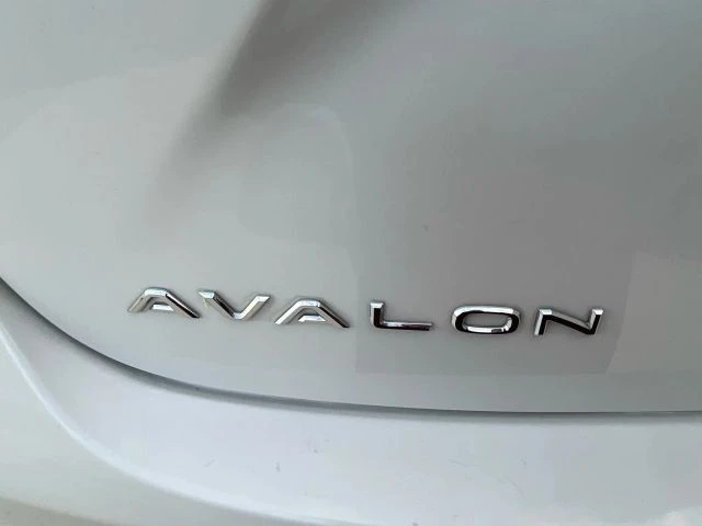 2016 Toyota Avalon 4th Gen - Image 13 of 21