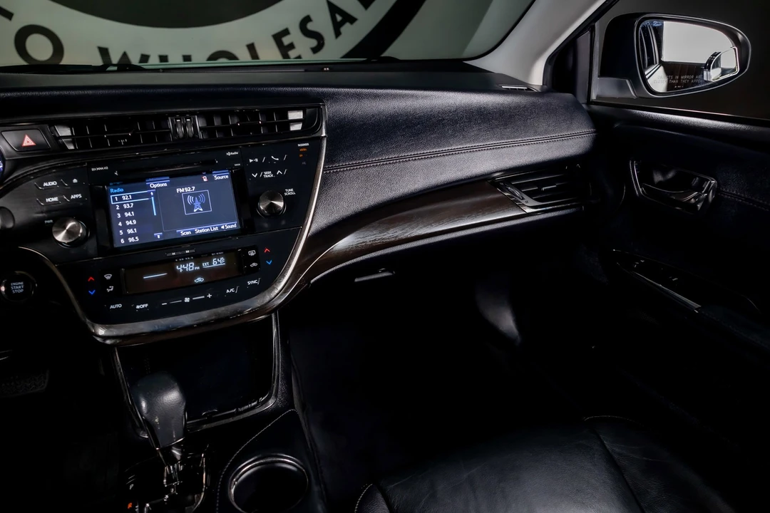 2016 Toyota Avalon 4th Gen - Image 8 of 12
