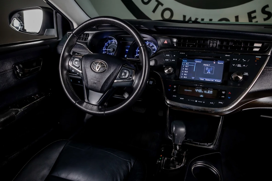 2016 Toyota Avalon 4th Gen - Image 7 of 12