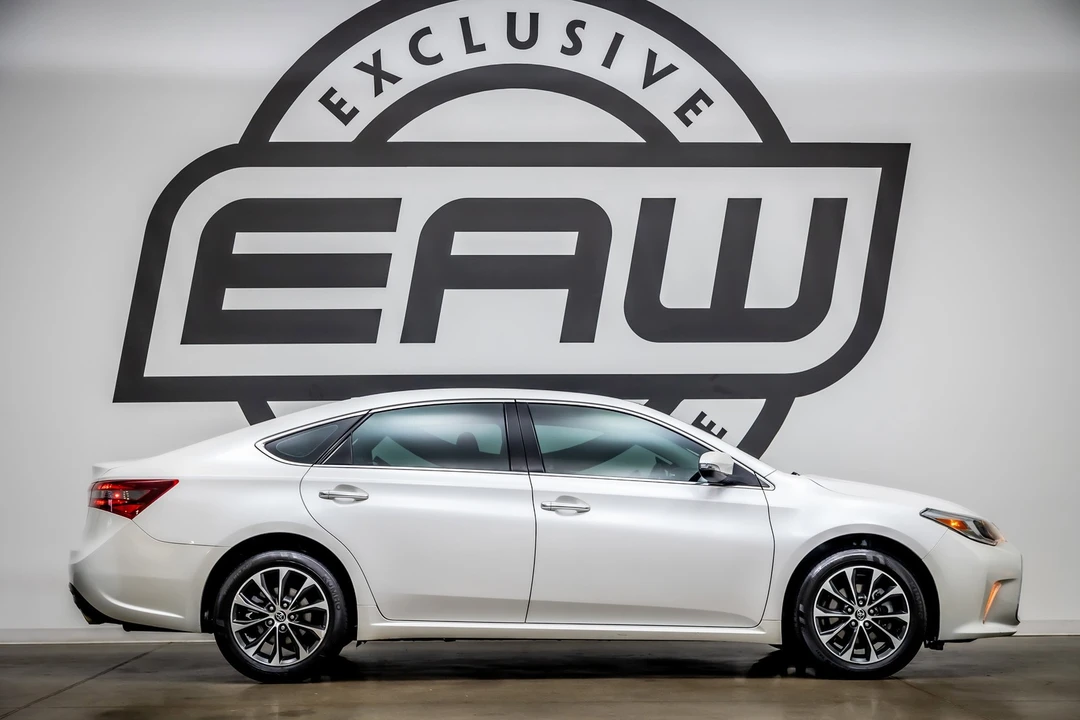 2016 Toyota Avalon 4th Gen - Image 9 of 12