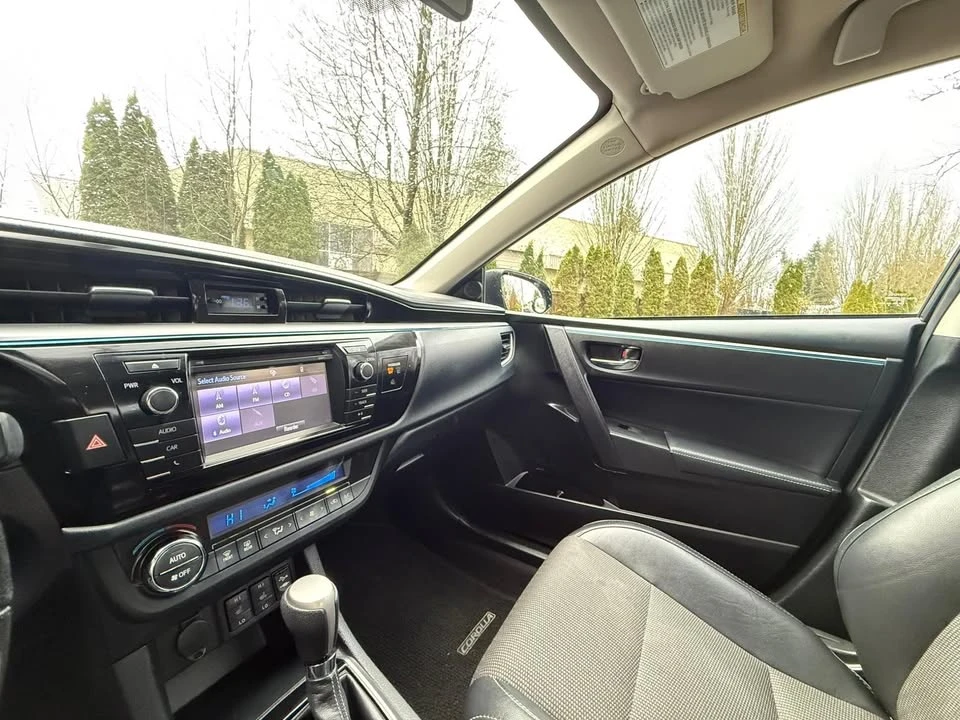 2016 Toyota Corolla 11th Gen - Image 9 of 15