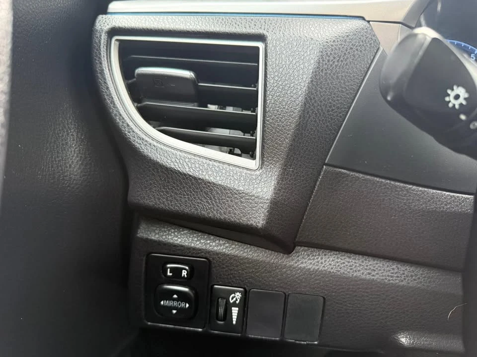 2016 Toyota Corolla 11th Gen - Image 13 of 15