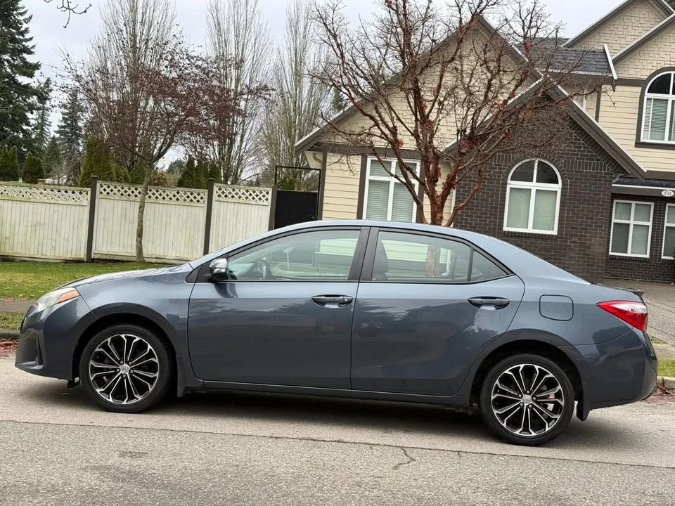 2016 Toyota Corolla 11th Gen - Image 2 of 15