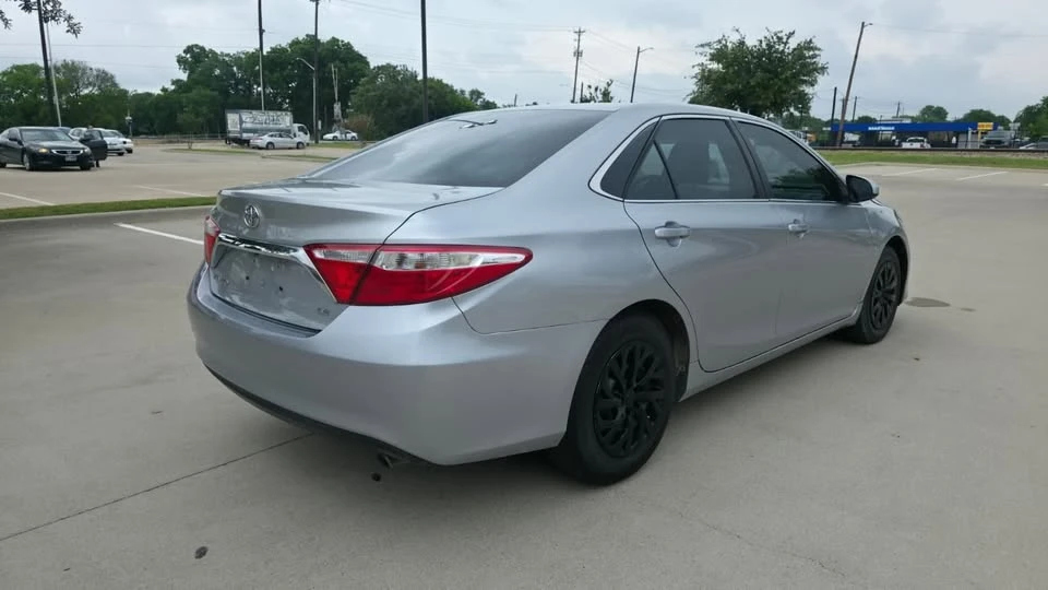 2016 Toyota Camry 7th Gen - Image 4 of 15