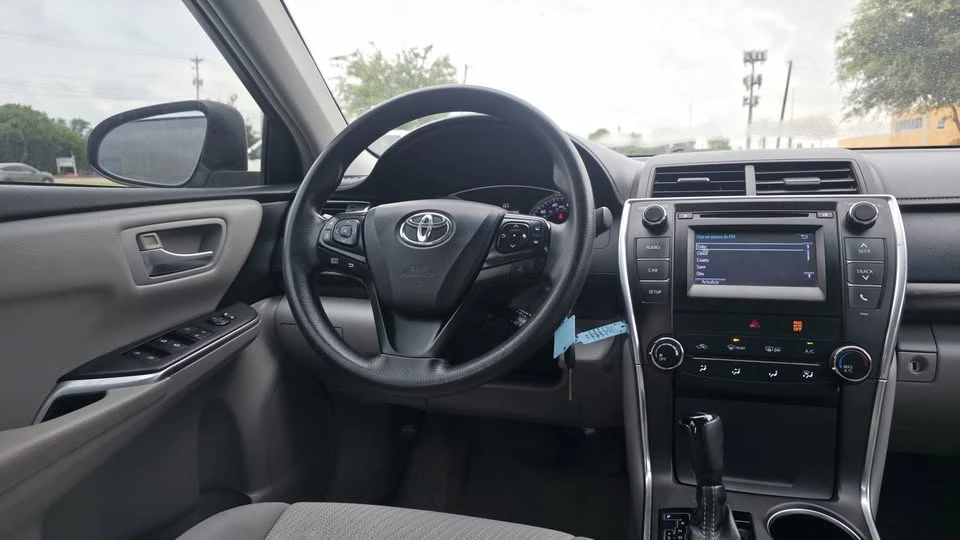 2016 Toyota Camry 7th Gen - Image 9 of 15