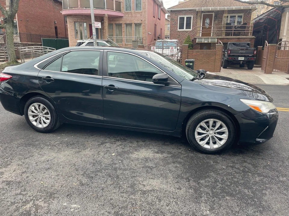 2016 Toyota Camry 7th Gen - Image 4 of 7