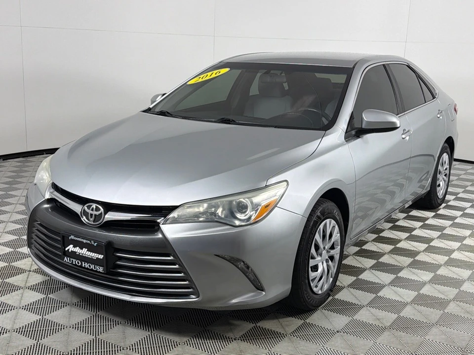 2016 Toyota Camry 7th Gen - Image 10 of 12