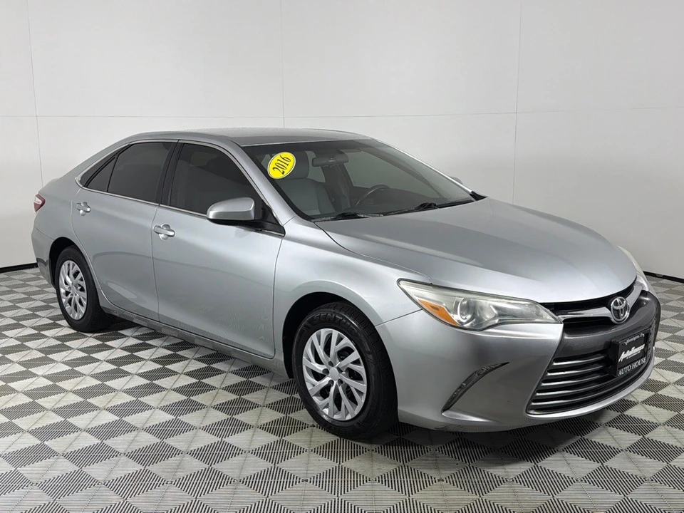 2016 Toyota Camry 7th Gen - Image 3 of 12