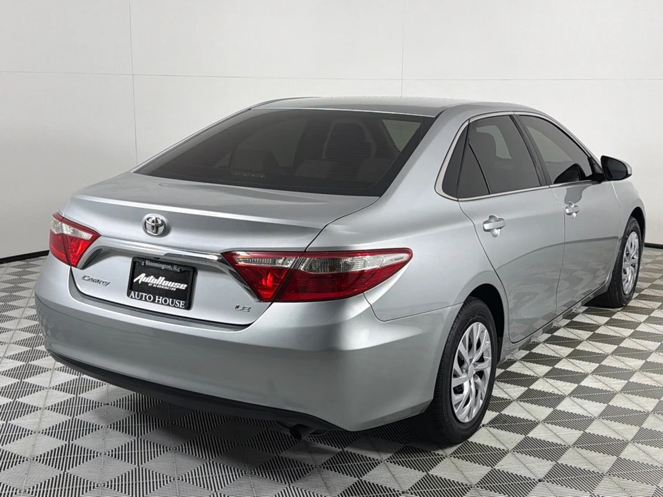 2016 Toyota Camry 7th Gen - Image 5 of 12