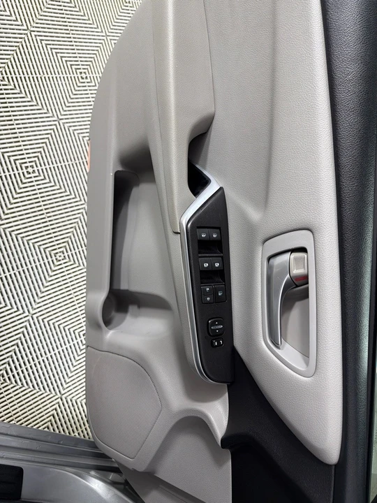 2016 Toyota Camry 7th Gen - Image 11 of 12