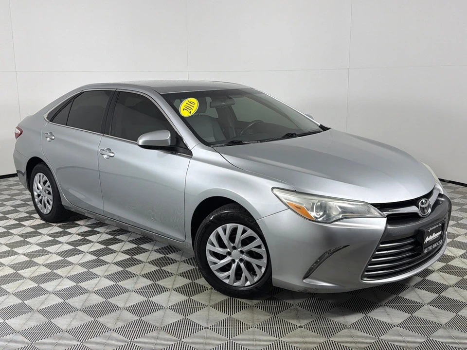 2016 Toyota Camry 7th Gen - Image 2 of 12