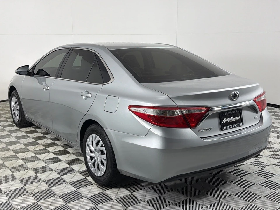 2016 Toyota Camry 7th Gen - Image 7 of 12
