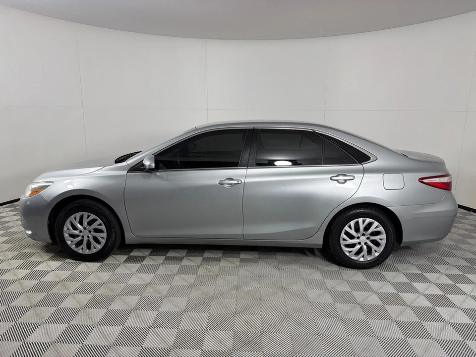 2016 Toyota Camry 7th Gen - Image 8 of 12