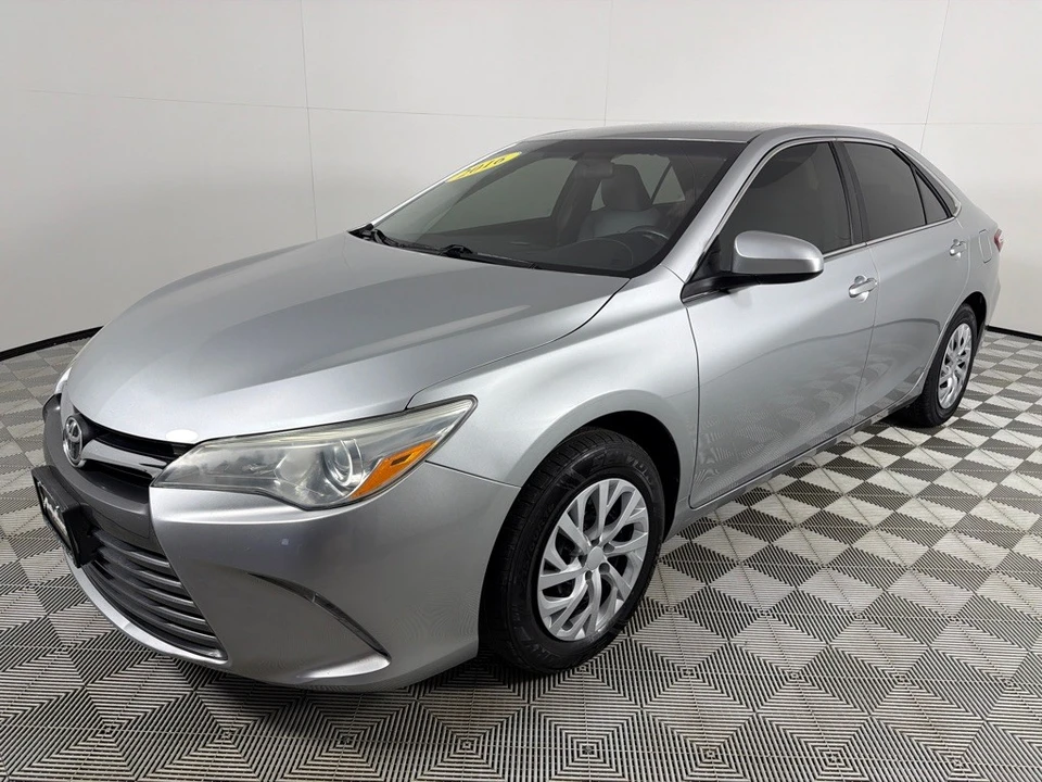 2016 Toyota Camry 7th Gen - Image 9 of 12