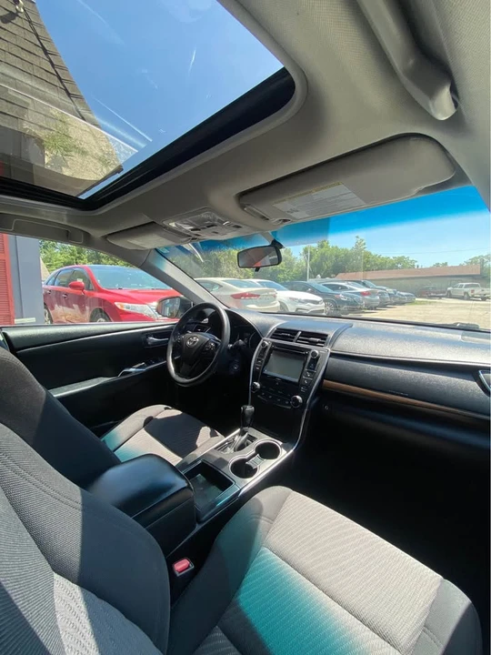 2016 Toyota Camry 7th Gen - Image 15 of 18