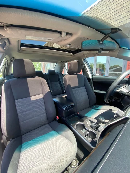 2016 Toyota Camry 7th Gen - Image 14 of 18