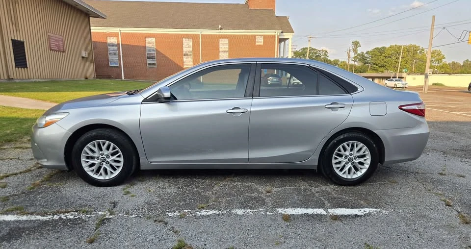 2016 Toyota Camry 7th Gen - Image 2 of 14
