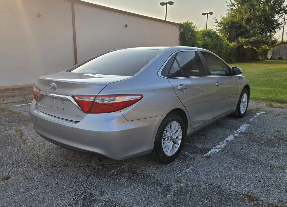 2016 Toyota Camry 7th Gen - Image 5 of 14