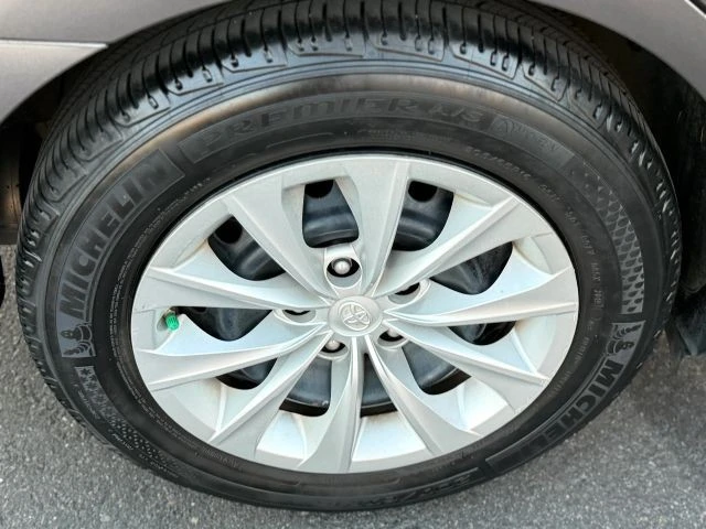 2016 Toyota Camry 7th Gen - Image 18 of 21