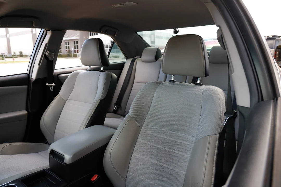 2016 Toyota Camry 7th Gen - Image 6 of 12