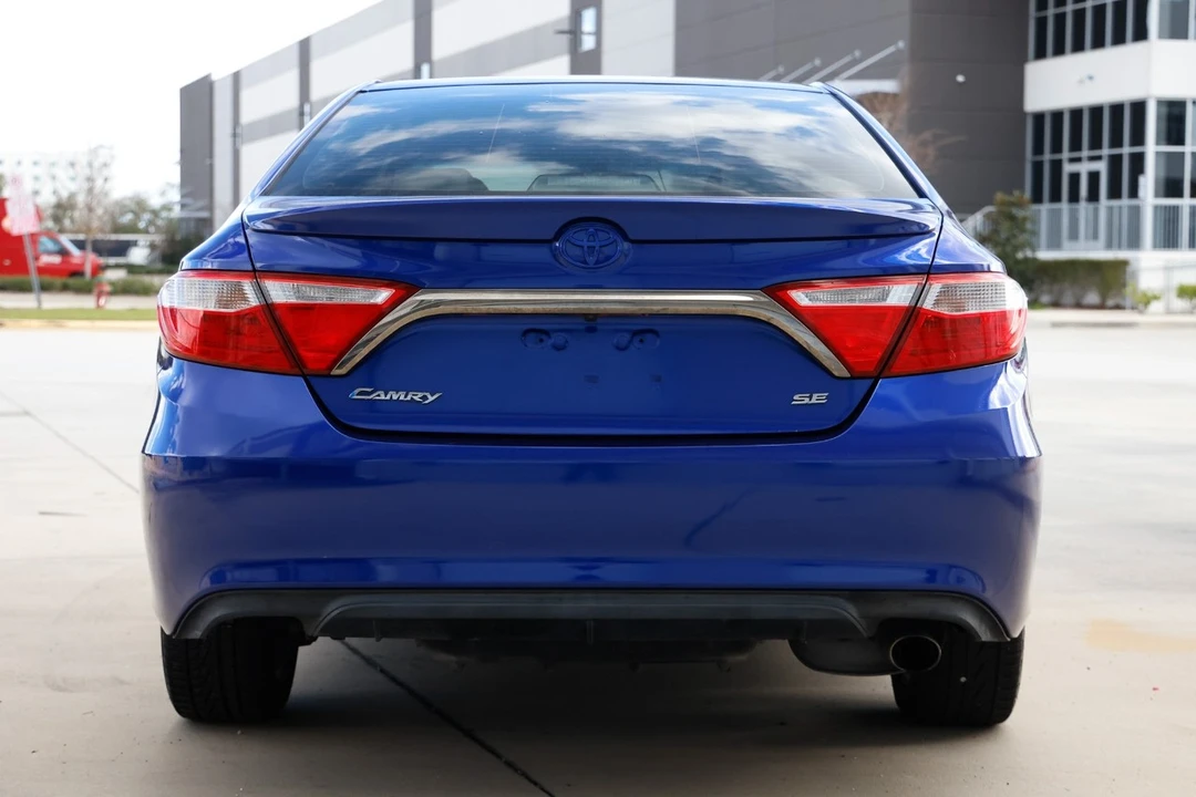 2016 Toyota Camry 7th Gen - Image 9 of 12