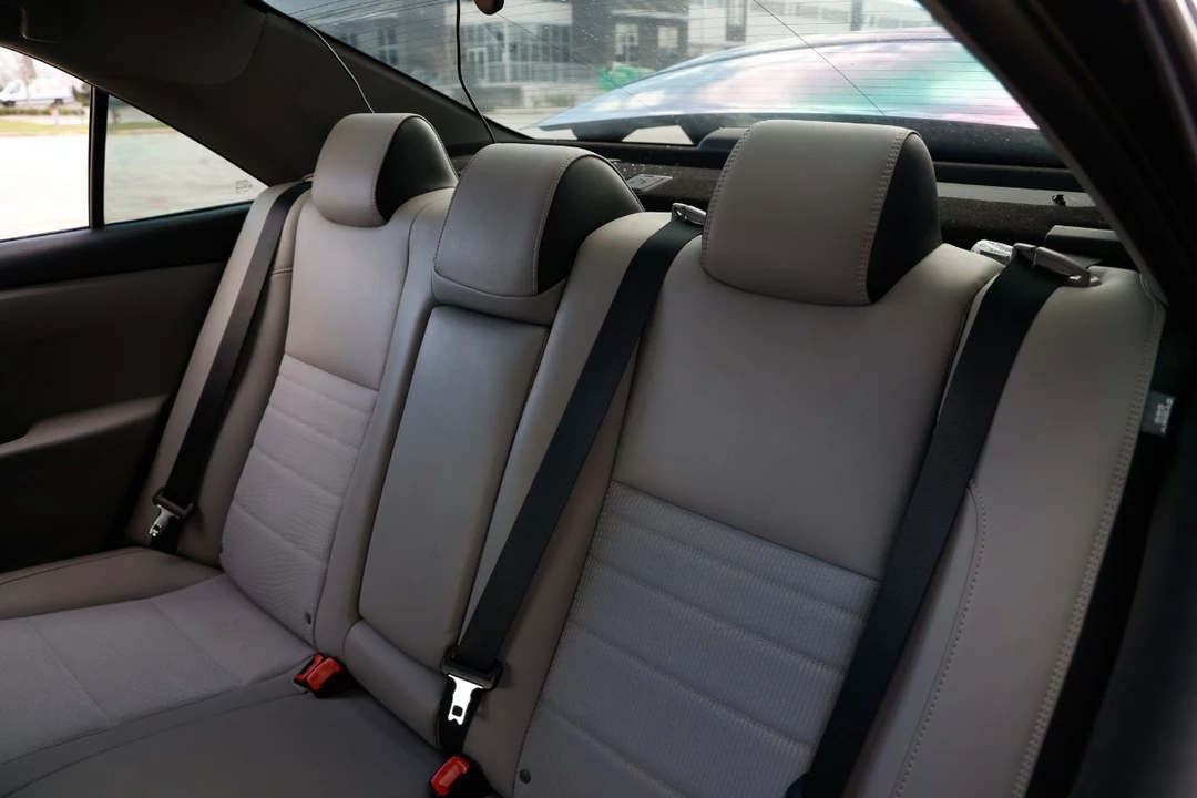 2016 Toyota Camry 7th Gen - Image 8 of 12