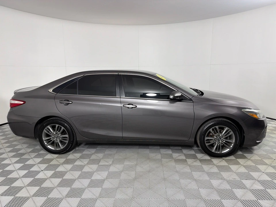 2016 Toyota Camry 7th Gen - Image 4 of 12