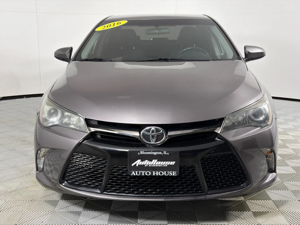 2016 Toyota Camry 7th Gen - Image 9 of 12