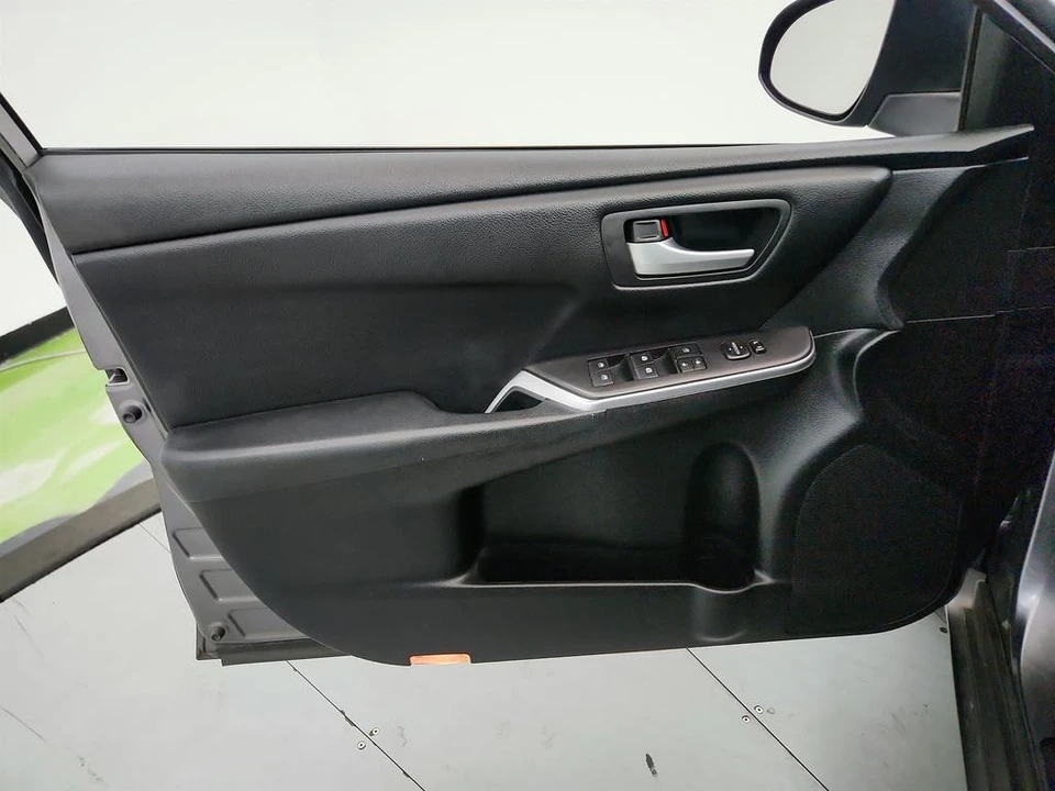 2016 Toyota Camry 7th Gen - Image 21 of 21