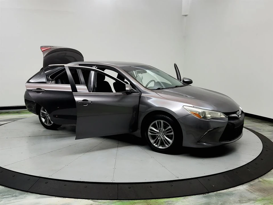 2016 Toyota Camry 7th Gen - Image 10 of 21